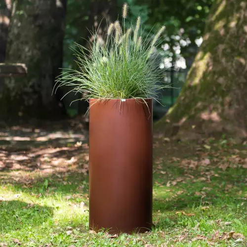 Donica Hebe 89 w kolorze brązowym z trawą ozdobną