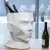 Biała donica głowa Adonis jako pojemnik na wino