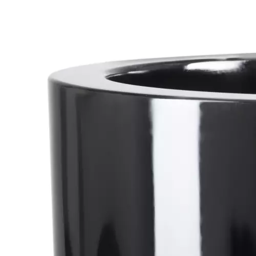 Górna krawędź donicy D901FE w kolorze czarnym